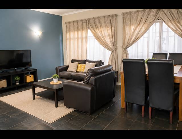 3 BEDROOM FREEHOLD FOR SALE IN FARRARMERE